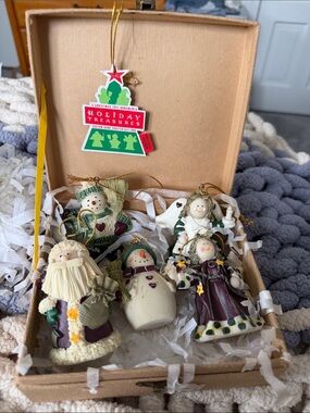 Holiday Treasures Ornament Set